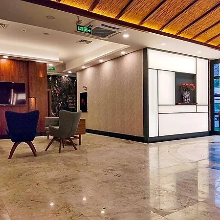 Porto Club Hotel