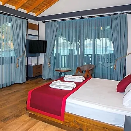 Porto Club Hotel 5*